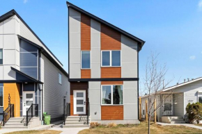 Modern Luxury Home - King Bed•Arcade•WEM•A/C Edmonton